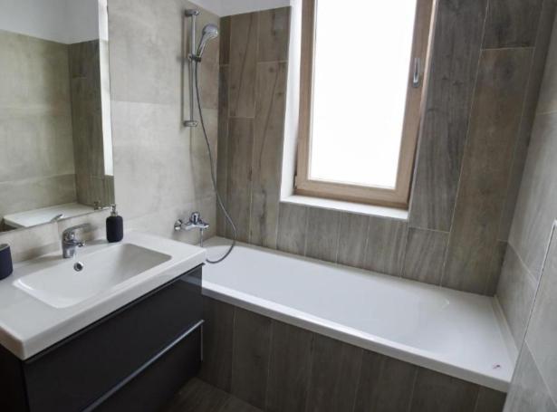 Lux Apartament Μπακάου Εξωτερικό φωτογραφία